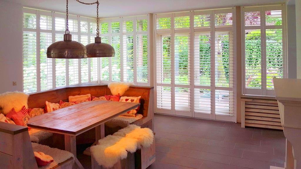 warme-ruimte-met-shutters